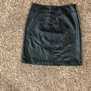Jaclyn Smith Classic Leather skirt